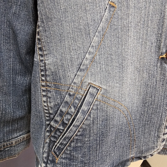 Like New 1X l.a. blues Stylish Jean Jacket, 3 Pockets, Fun Stitching Accents - Picture 6 of 14